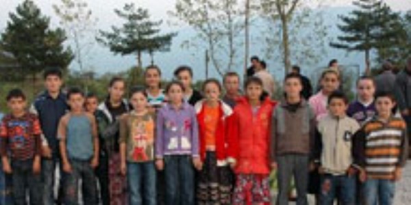 Baz istasyonu yüzünden çocuklarını okula göndermiyorlar
