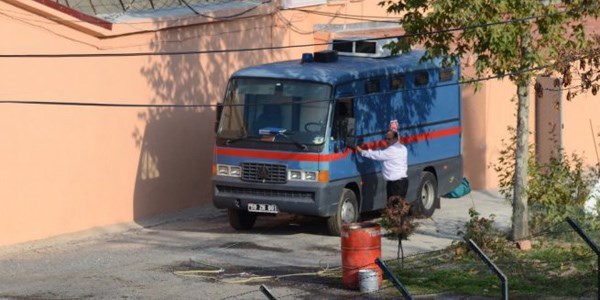 3 infaz koruma memuruna rüşvet gözaltısı