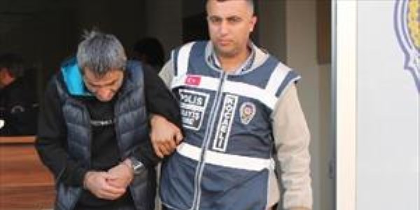 Hırsızlık şüphelisi, ikinci kez aynı mağazaya gelince yakalandı