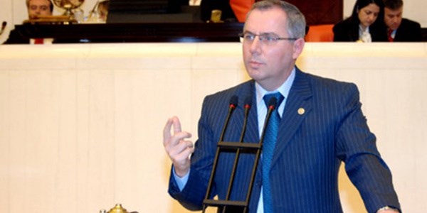 CHP'li vekili sekreteri fena çarptı!