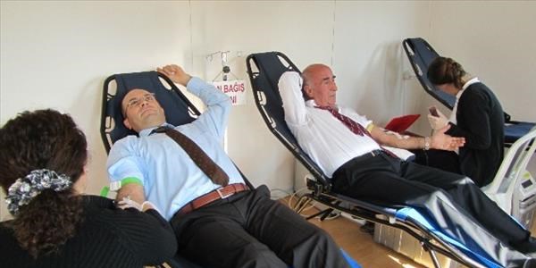 �lkokul ��rencilerinden kan ba���� kampanyas�