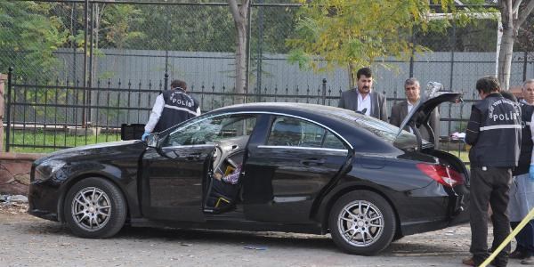 Kiralad��� l�ks otomobilde intihar etti