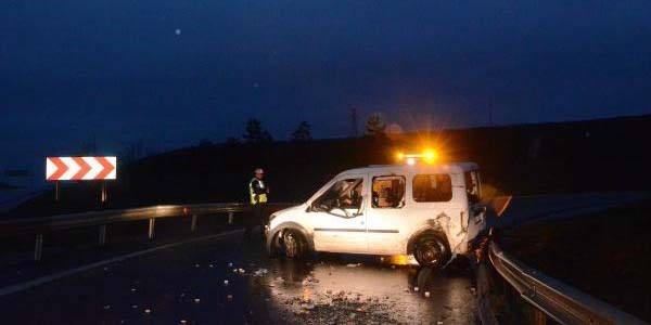 Polis arac� takla att�: 5 yaral�