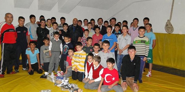 Sungurlu Belediyesi'nden güreşe tam destek