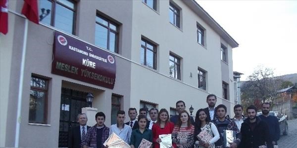 K�re MYO ��rencilerine tablet bilgisayar hediye edildi
