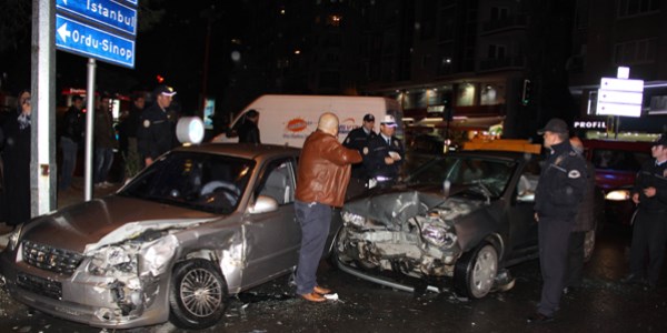 Samsun'da trafik kazas�: 5 yaral�