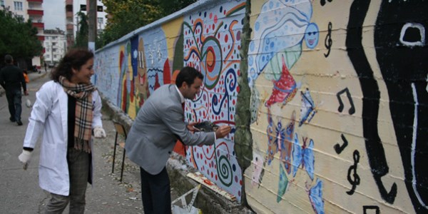 �nye'de Sanat Soka�� a��ld�
