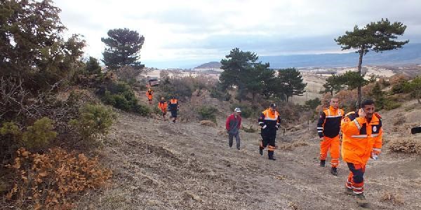 60 asker ve 17 AKUT ekibi, kay�p �oban� ar�yor