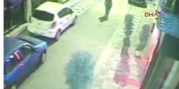 Kızların kavgasına erkekler karıştı : 1 ölü, 1 ağır yaralı