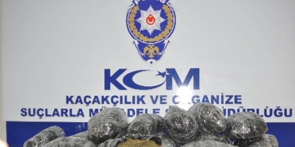 'Grevli' yazan kamyonda 650 kilo esrar ele geirildi