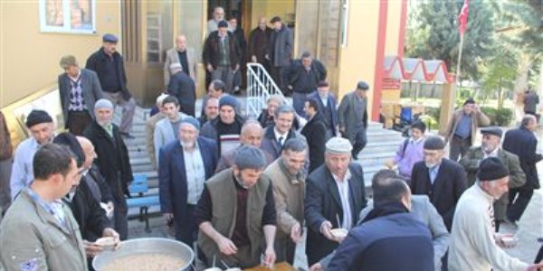 Artvin'de 2 bin 500 kişiye aşure dağıtıldı