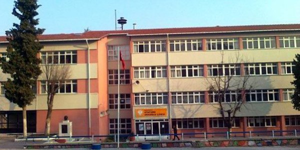Okul önünde öldüren tekme