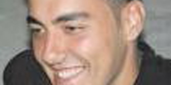 Polisin silahı ile arkadaşını öldürdü
