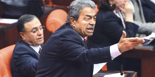 Kamer Genç'in 'Kuma' iması pahalıya patladı