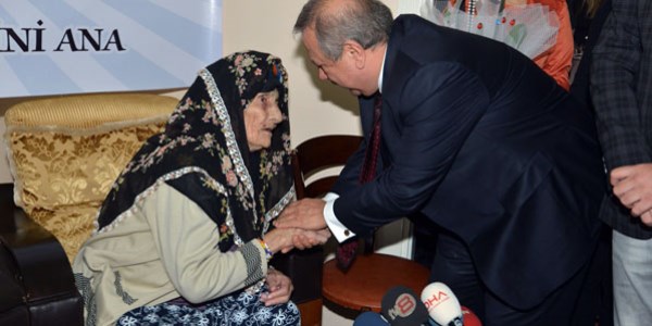 Dnyann en yal kadn zeyini ana 120'nci yan kutlad