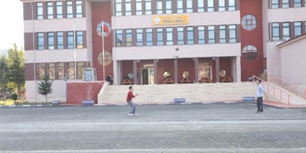 Bozyk Belediyesi, Fen Lisesi bahesi asfaltland