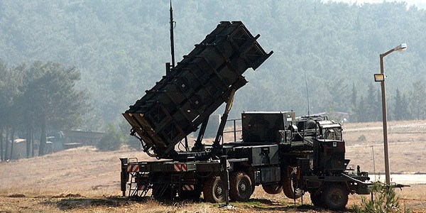 Patriotlar 1 y�l daha kalacak