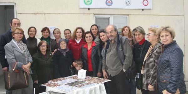 Ayvalık'ta ojeli eller taş işlemesini öğrendi