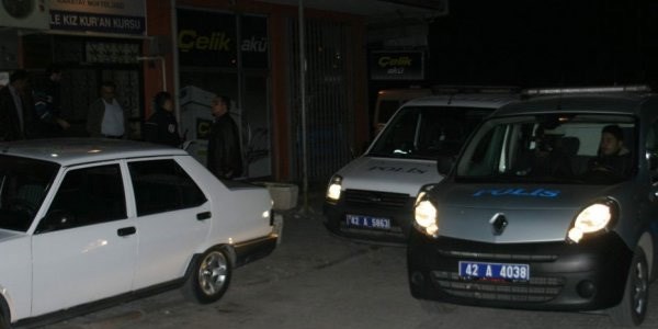 Ayrıldığı eşi ve annesini vurdu, kendisi de yaralandı