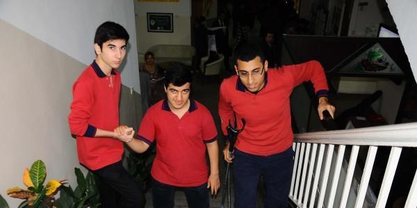 Engelli arkada�lar� i�in okula asans�r yapt�racaklar