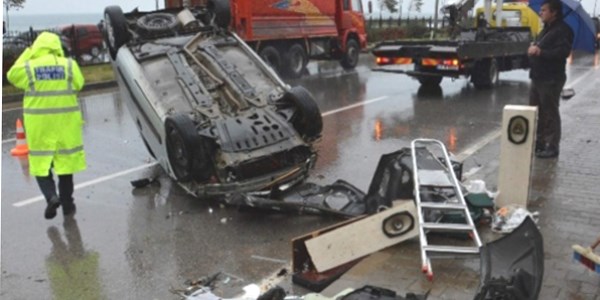Trabzon'da trafik kazas 2 yaral