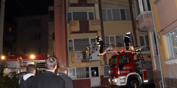 Adapazar�'nda korkutan yang�n