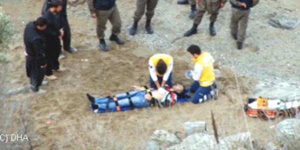 Uçuruma yuvarlanan araçtan fırlayan sürücü öldü