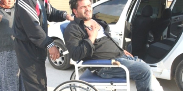 S�n�rda �ekilen duvara tepki