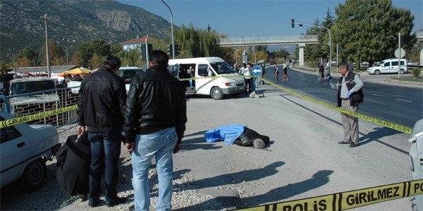 K�y muhtar�n� pazar yerinde vurdular