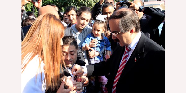 Adana'da polio a�� g�nleri ba�lad�
