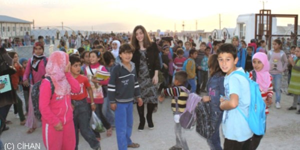 Lise rencisinden Suriyeli snmaclara yardm eli