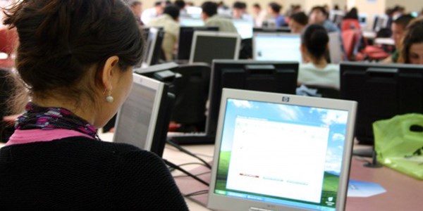 Gençler interneti eğlence amaçlı kullanıyor