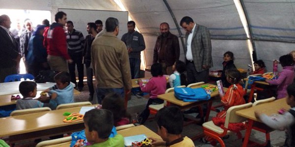 Midyat'ta Suriyeli renciler iin okul ald