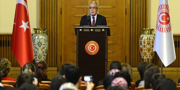 Yakut: Kızlı erkekli eğitim büyük bir yanlış/ Video