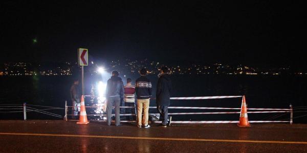 Beykoz'da minibüs denize düştü