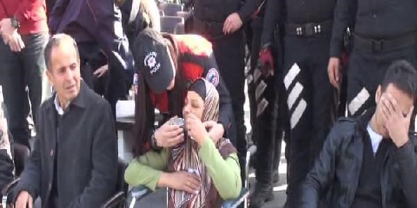 Şehit polis için tören