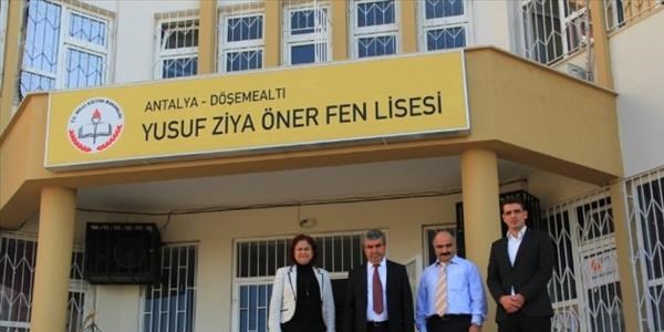 Bakan Tursun okullar ziyaret etti