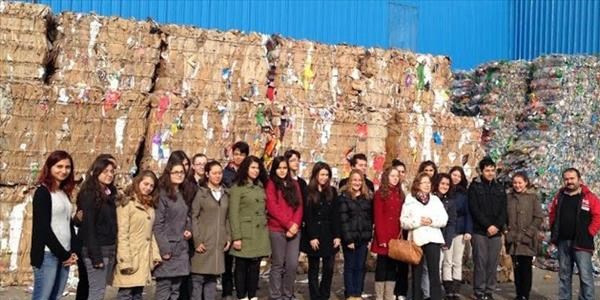 Öğrencilere geri dönüşüm bilinci oluşturma çalışmaları