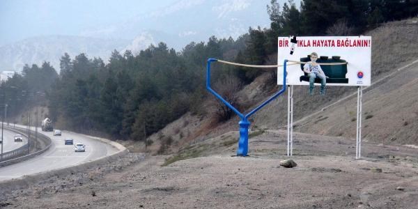 Üç boyutlu emniyet kemeri uyarısı
