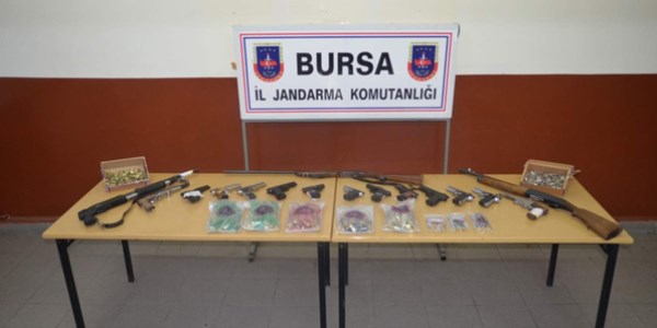 Jandarma kamera görüntülerinden tespit ettiği 38 magandayı arıyor