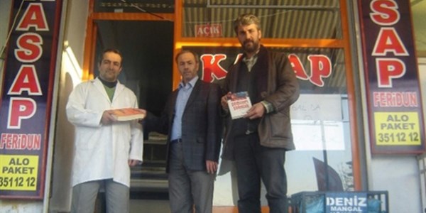 Muhtar adayından örnek davranış