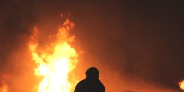 Mutfakta ��kan yang�n korkuttu