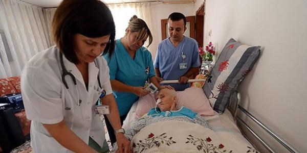 Mezun olunca 'engelli bak�m uzman�' olacaklar