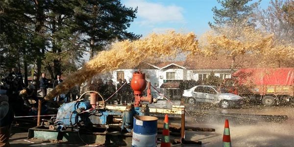 Bolu'da yer altından termal su çıktı