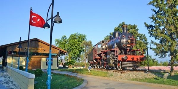 Bay�nd�r'a lokomotif, �demi�'e k�m�r vagonu!