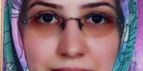 Tramvay�n alt�nda kalan kad�n hayat�n� kaybetti