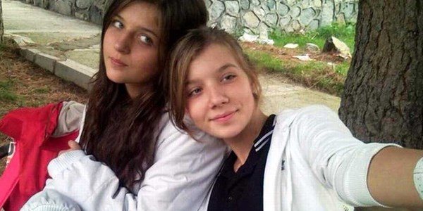 Ezgi Ve Didem i�in yola g�l d�kt�ler