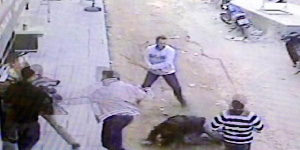 Uzman �avu�tan otopark��ya sopal� dayak