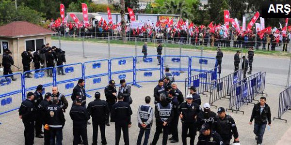 �zmir Adliyesinde olay