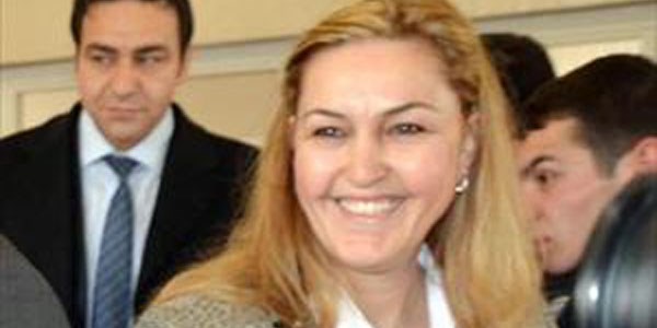 Elaz�� Emniyet M�d�r�'n�n e�i kansere yenildi